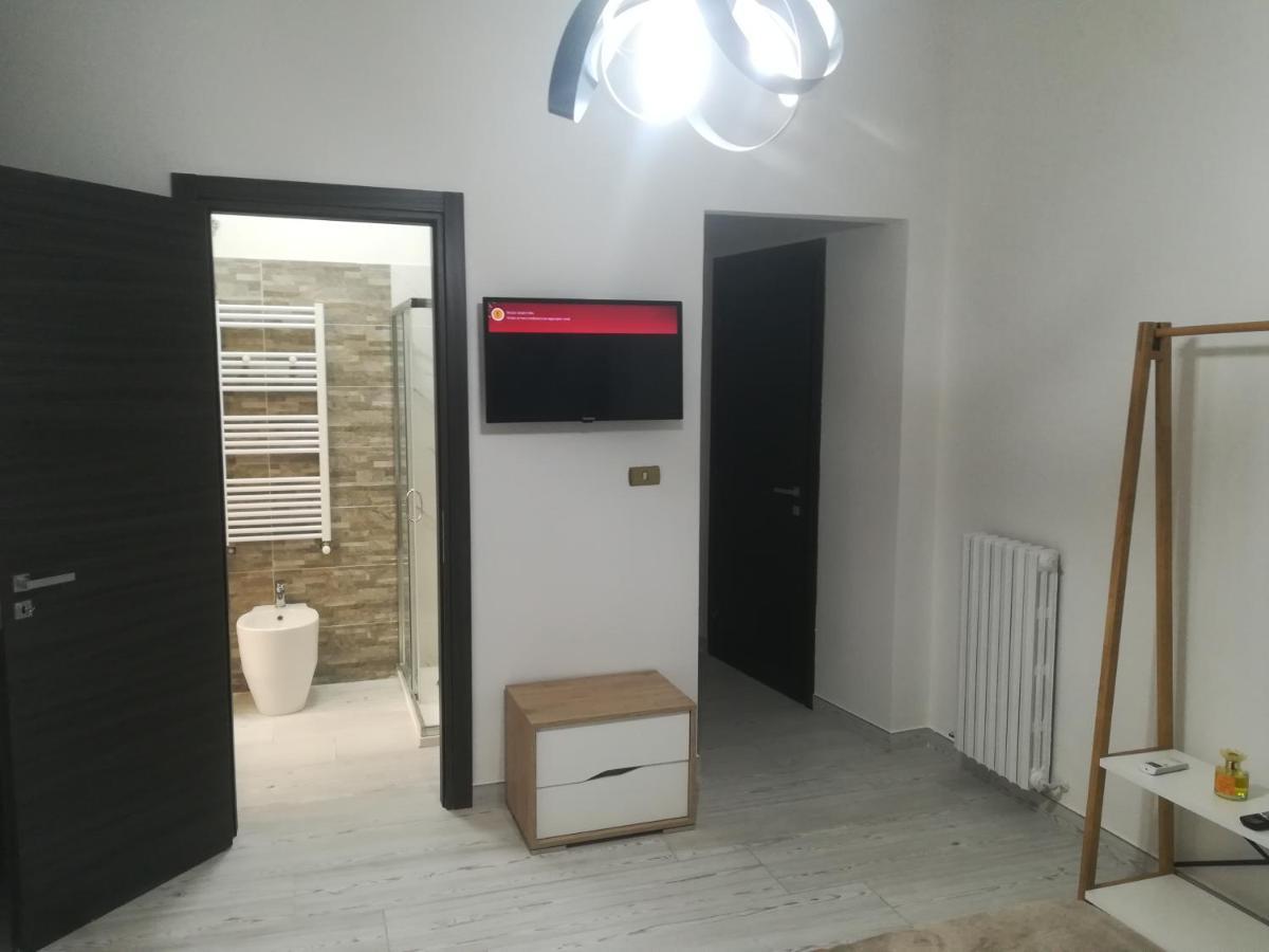 Home Mazzei Piazza Bilotti Cosenza Oda fotoğraf