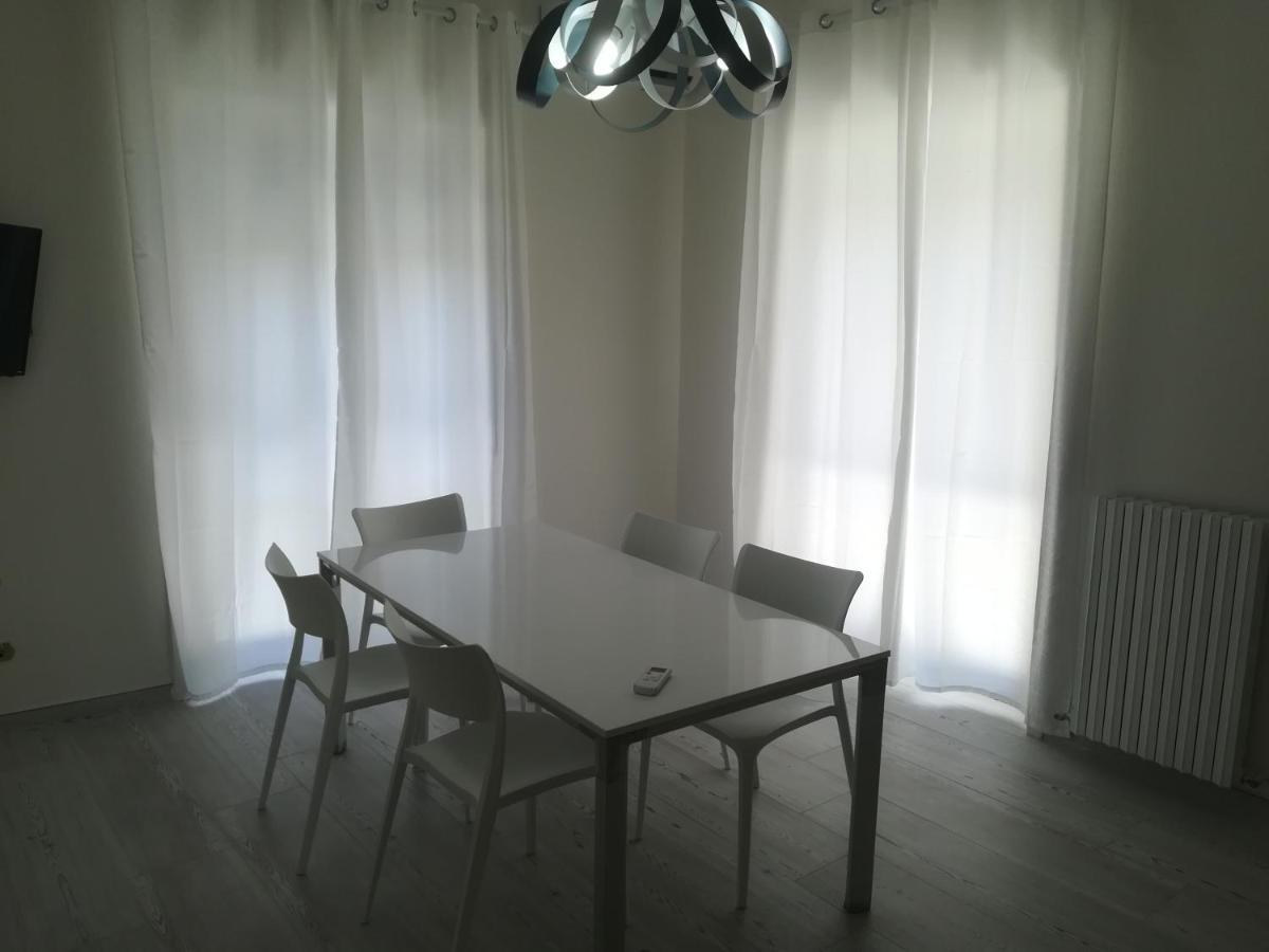 Home Mazzei Piazza Bilotti Cosenza Oda fotoğraf