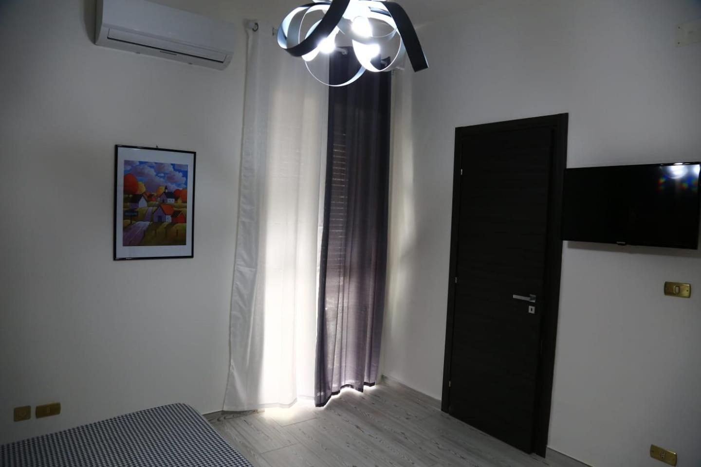 Home Mazzei Piazza Bilotti Cosenza Oda fotoğraf